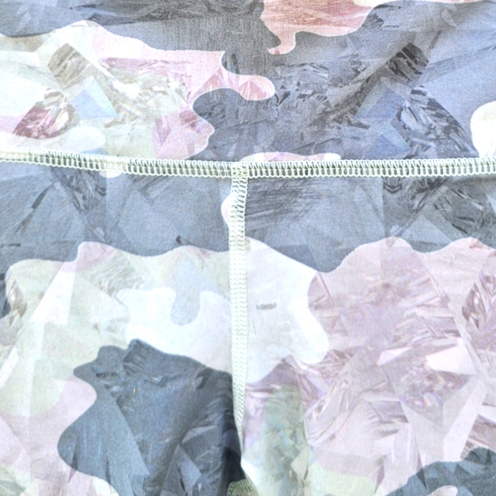 Evolution and Creation Camouflage Leggings - Gray and Pink - Picture 4 of 4